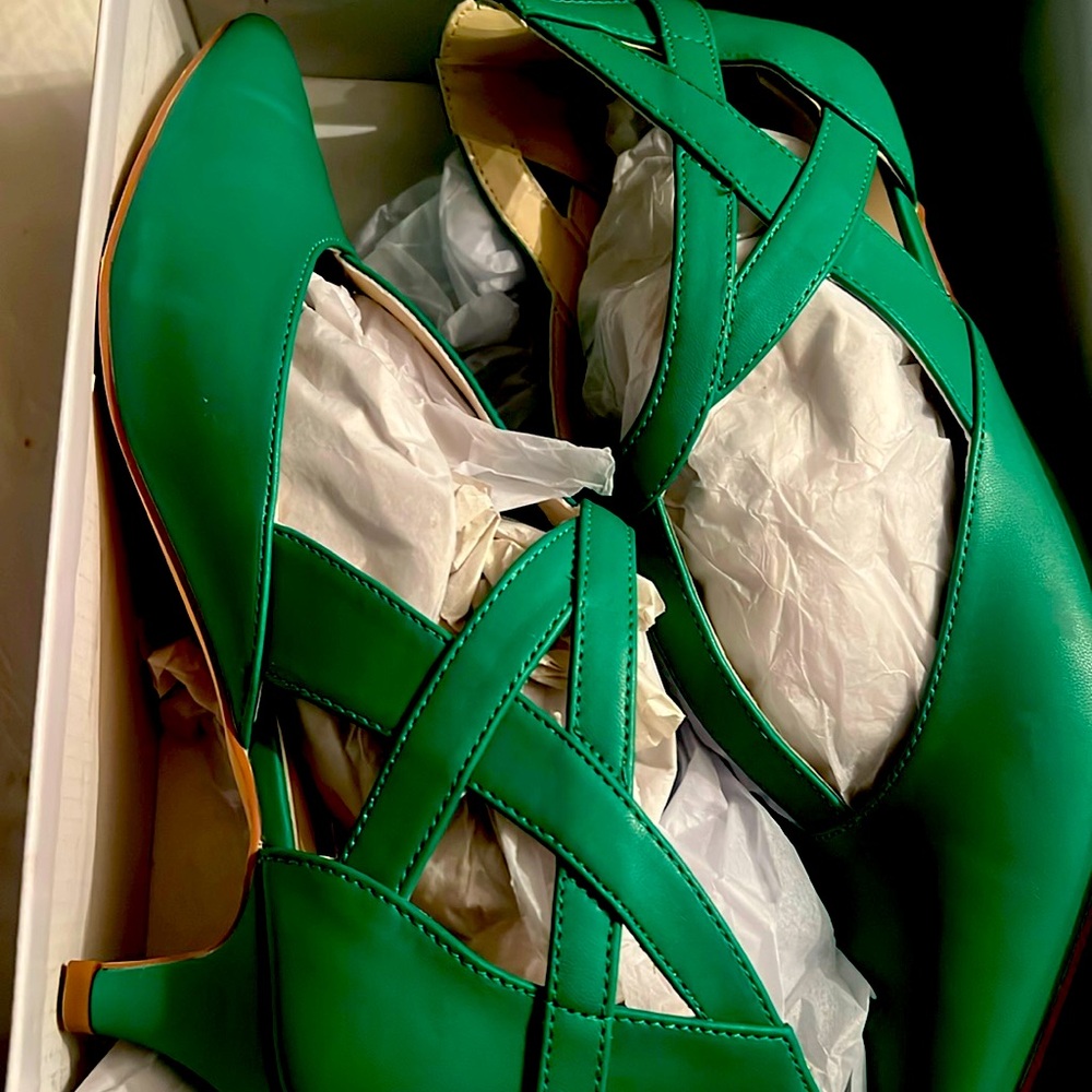 Brand new never worn!!